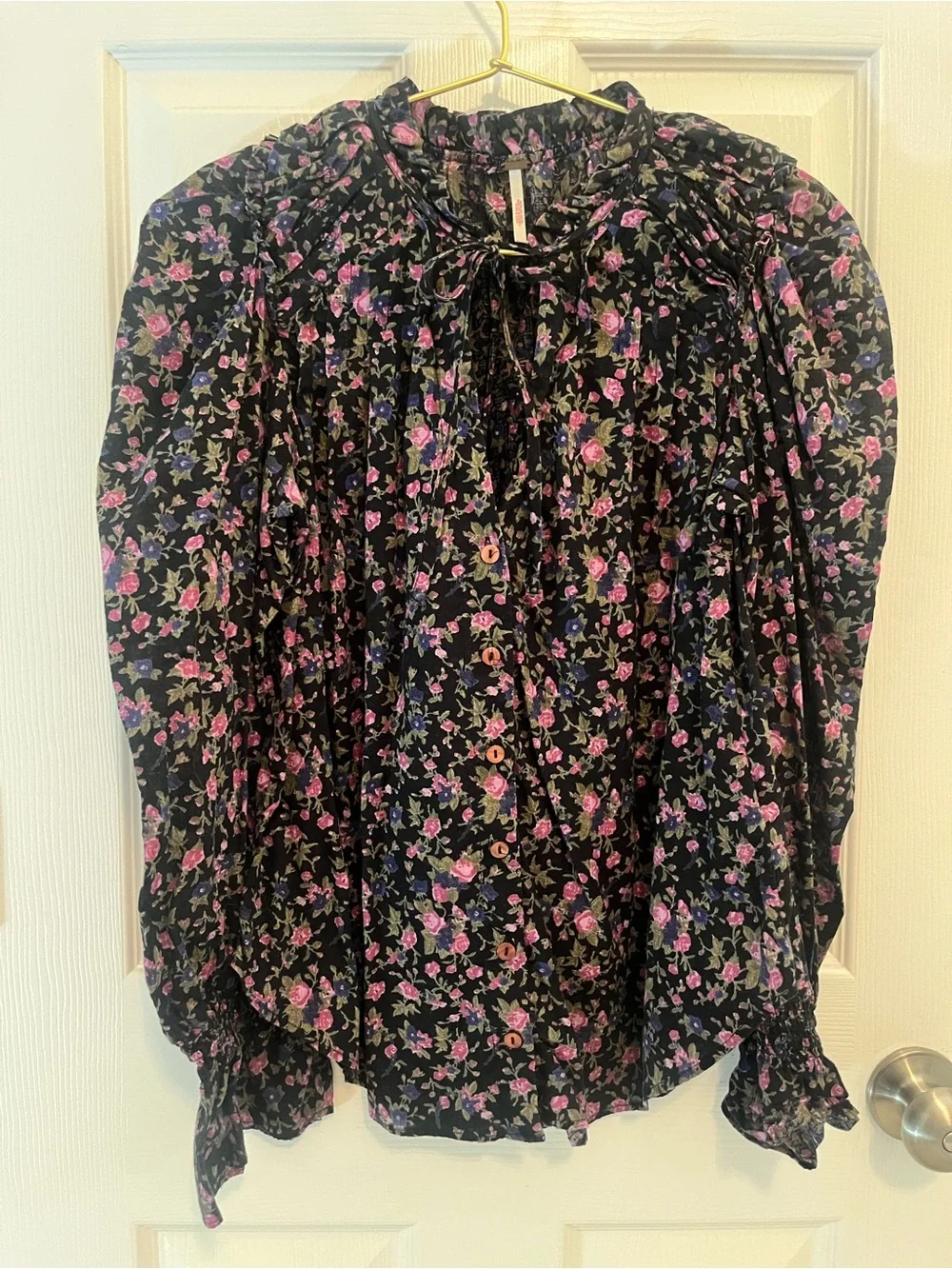Free People Meant To Be Blouse – Black Rose Floral – XS